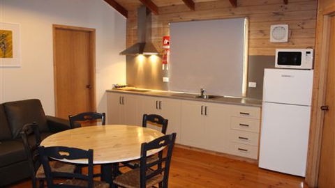 Lakes And Craters Holiday Park - Accommodation Directory 2