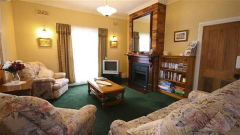 Airleigh-Rose Cottage - Accommodation Directory 2