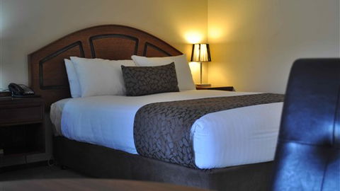 Bell Tower Inn - Accommodation Directory 1