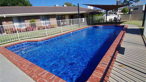 Jacaranda Motel & Holiday Units - Accommodation Directory 0