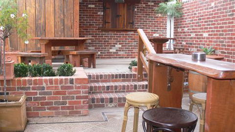 The Yarrawonga Hotel - Accommodation Directory 7