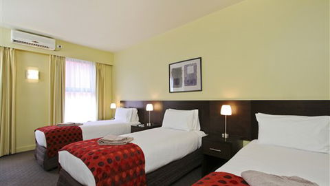 Comfort Inn & Suites City Views - Accommodation Directory 3