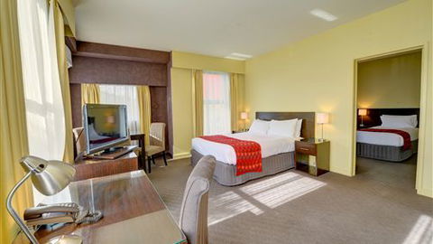 Comfort Inn & Suites City Views - Accommodation Directory 5