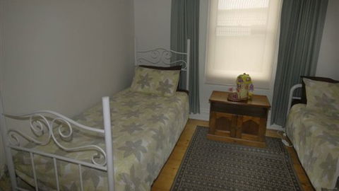 Bowden Cottage - Accommodation Directory 3