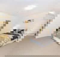 On the Bay Apartments - Accommodation Directory