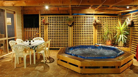 Woodland By The Bay - Accommodation Directory 7