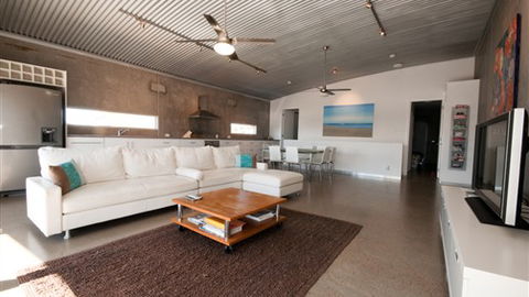 HolidayMakers - Accommodation Directory 6