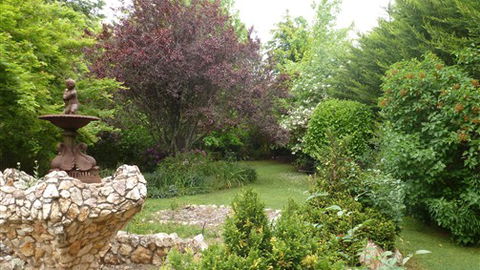 Annie's Garden Retreat - Accommodation Directory 3