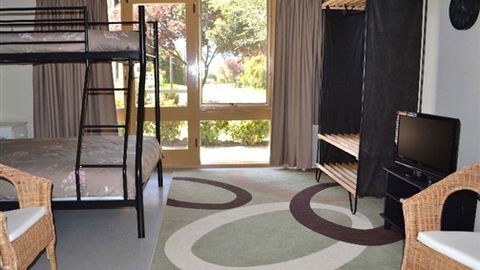 Creekside Holiday Home Rental - Accommodation Directory 4