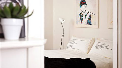 Phyl & May's Luxury Accommodation - Accommodation Directory 5