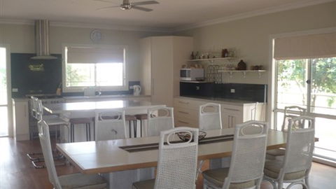 Yarrasackawonga - Accommodation Directory 2