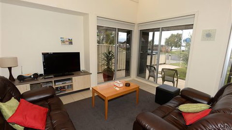 Murray Grange Villa Eight - Accommodation Directory 3