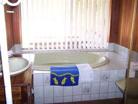 Botts Beach Retreat - Accommodation Directory 3