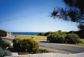 Botts Beach Retreat - Accommodation Directory 2