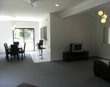 A Beach 'N Reef Motel - Accommodation Directory 0