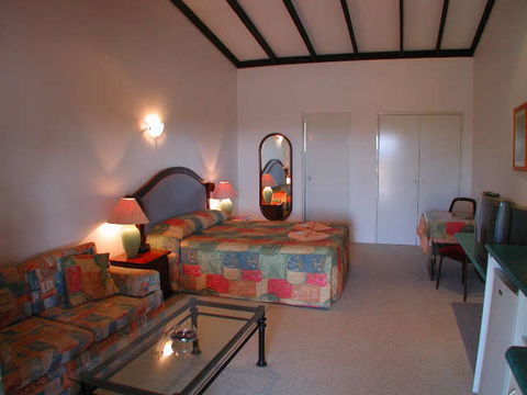 Albert Facey Motor Inn Narrogin - Accommodation Directory 0