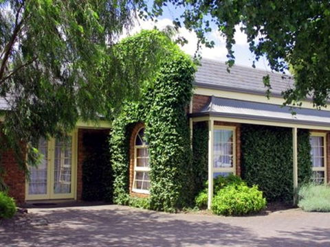 Arkana Motor Inn & Terrace Apartments - Accommodation Directory 1