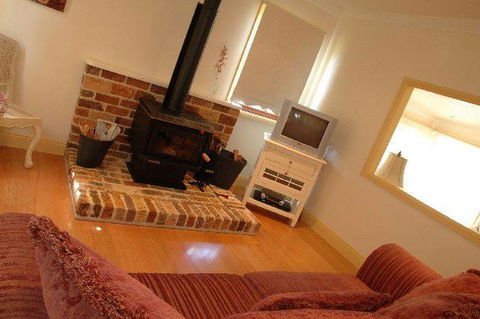Wombat Lodge - Accommodation Directory 2