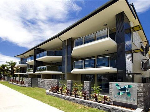 Beaches On Lammermoor Apartments - Accommodation Directory 0