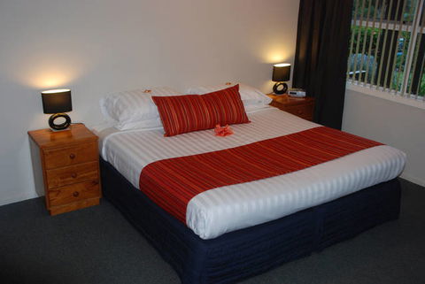 Cascade Garden Apartments - Accommodation Directory 0