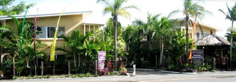 Coconut Palms On The Bay - Accommodation Directory 1