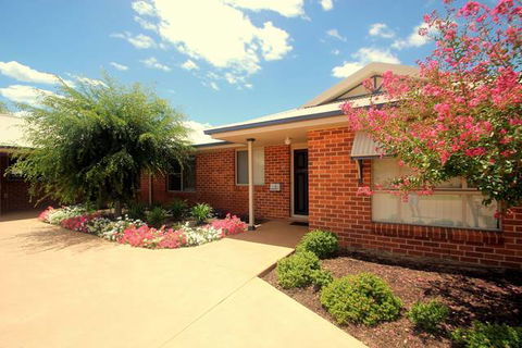 Colonial Court Villas Serviced Apartments - Accommodation Directory 0