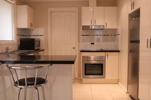 Colonial Court Villas Serviced Apartments - Accommodation Directory 1
