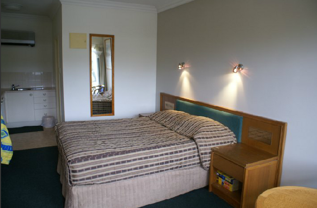 Coopers Colonial Motel - Accommodation Directory