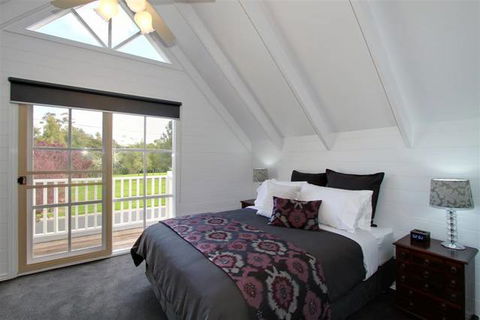 Creek Cottage Bed & Breakfast - Accommodation Directory 0