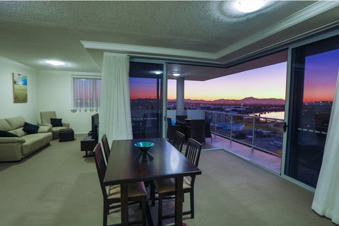 Curtis Central Apartments - Accommodation Directory 0