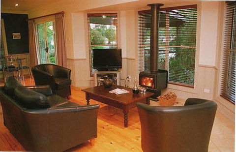 Evanslea - Accommodation Directory 3