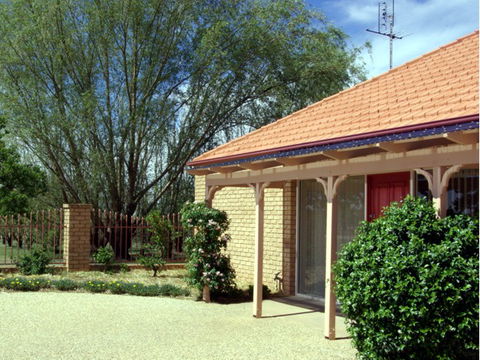 Fairways Bed & Breakfast At Jerilderie - Accommodation Directory 4