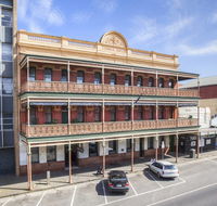 George Hotel  Cafe - Accommodation Directory