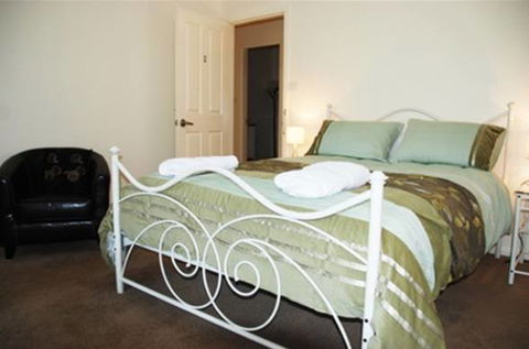 Gloucester On Avon Bed And Breakfast - Accommodation Directory 1
