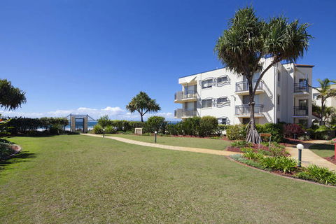 Golden Riviera Beach Resort - Accommodation Directory 1