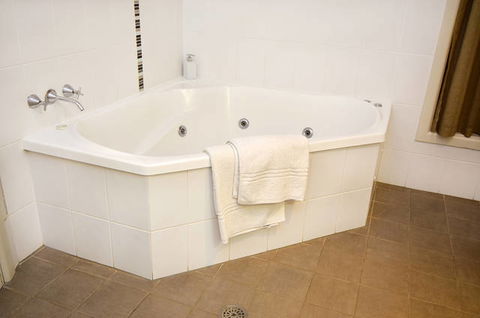 Mackellar Motel - Accommodation Directory 1
