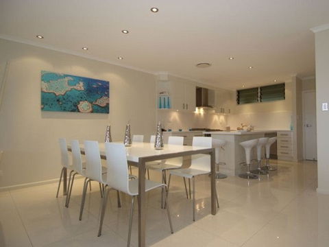 Hamilton Island Private Apartment - Poinciana - Accommodation Directory 0