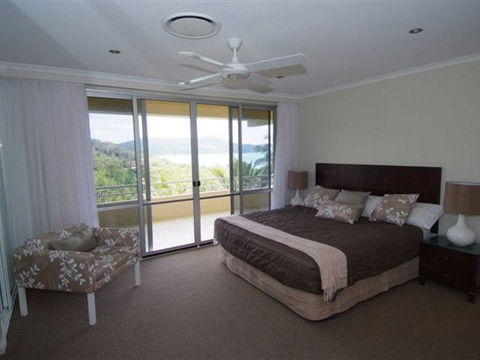 Hamilton Island Private Apartment - Poinciana - Accommodation Directory 2