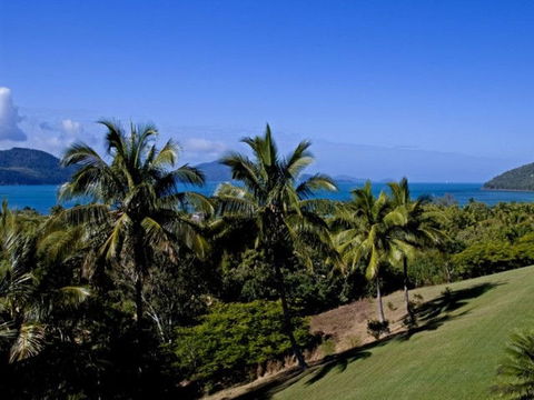 Hamilton Island Private Apartment - Poinciana - Accommodation Directory 4