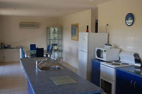 Island Breeze - Accommodation Directory 1