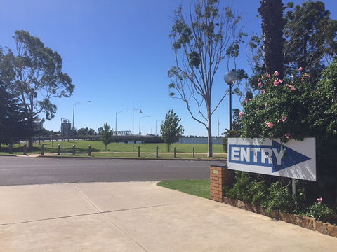 Lakeview Motel - Accommodation Directory 6