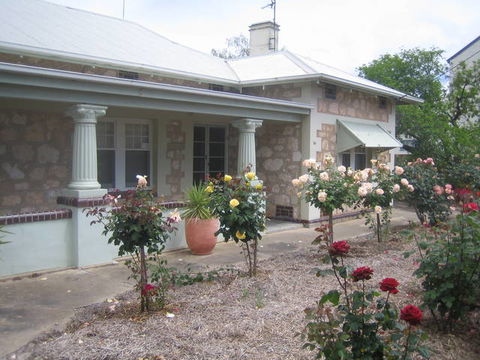 MacDonnell House (Naracoorte Cottages) - Accommodation Directory 5