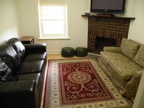 MacDonnell House (Naracoorte Cottages) - Accommodation Directory 7