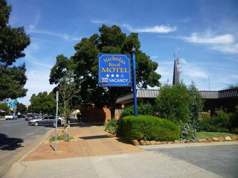 Nicholas Royal Motel - Accommodation Directory 0