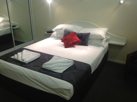 Parkside Motel & Licensed Restaurant - Accommodation Directory 0