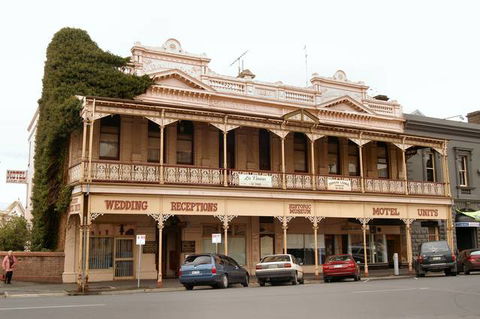 Reid's Guest House - Accommodation Directory 0
