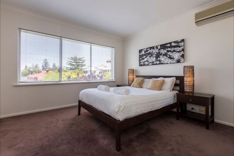 Cottesloe Beach House 2 - Accommodation Directory 6