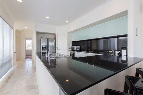 Cottesloe Beach House 2 - Accommodation Directory 7