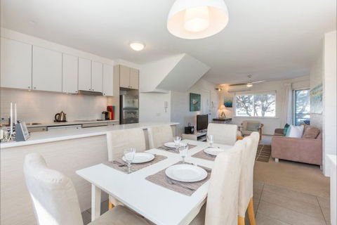 Cottesloe Samsara Apartment - Accommodation Directory 10
