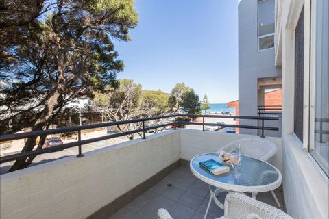 Cottesloe Samsara Apartment - Accommodation Directory 12